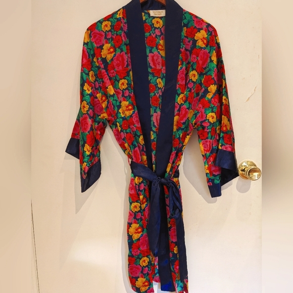 ✨Victoria secret robe - Picture 2 of 6